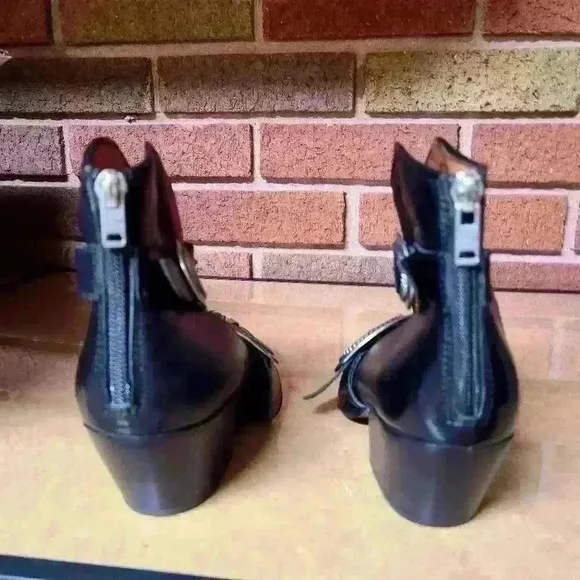 Coach Restored Cut Out Western Creeper Bootiesize 5.5B color is black