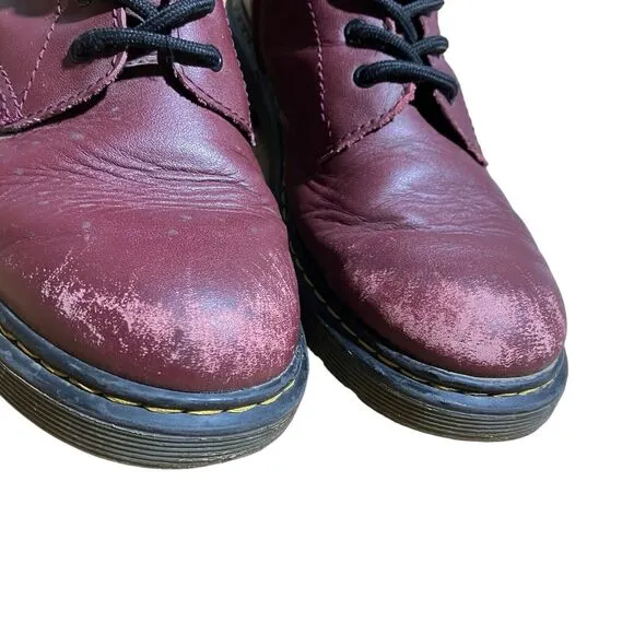 DOC MARTENS Mens 6 Vegan Leather Cherry Red, *Worn And Scuffed* Distressed W 7