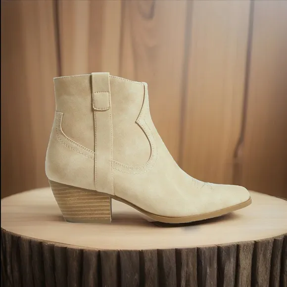 DOLCE VITA Nashe Leather Western Vanilla Nubuck Booties Stocked Heel 2-Tone 6.5