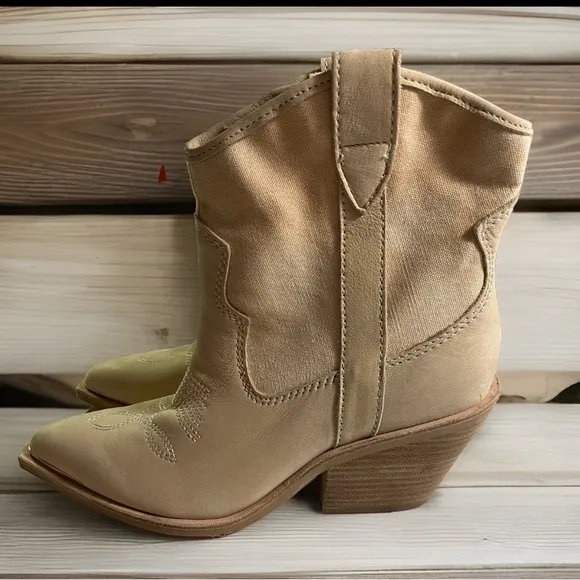 DOLCE VITA Nashe Leather Western Vanilla Nubuck Booties Stocked Heel 2-Tone 6.5