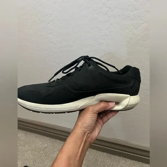 Ecco men's size 43 Danish Design black gym shoes