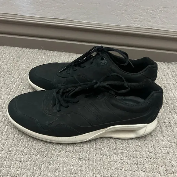Ecco men's size 43 Danish Design black gym shoes