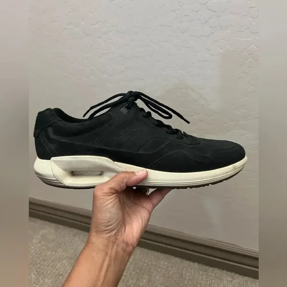 Ecco men's size 43 Danish Design black gym shoes