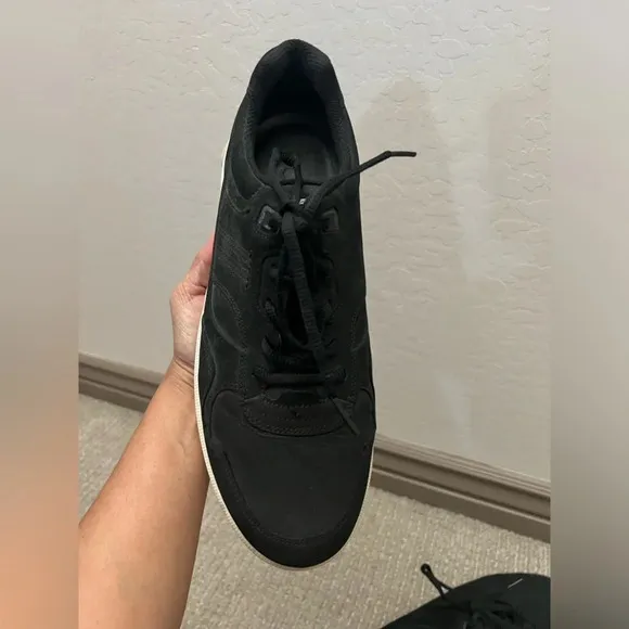 Ecco men's size 43 Danish Design black gym shoes