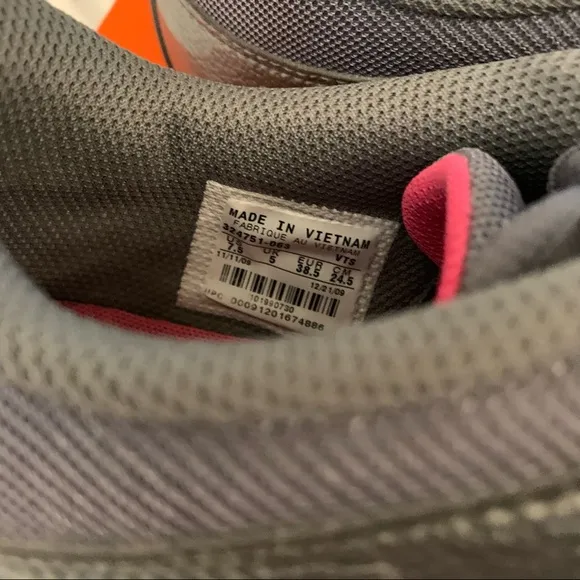 EUC Nike Musique IV Shoes