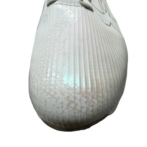 Football Cleats Under Armour Men UA Fierce D White Silver Iridescent 13.5 Flawed
