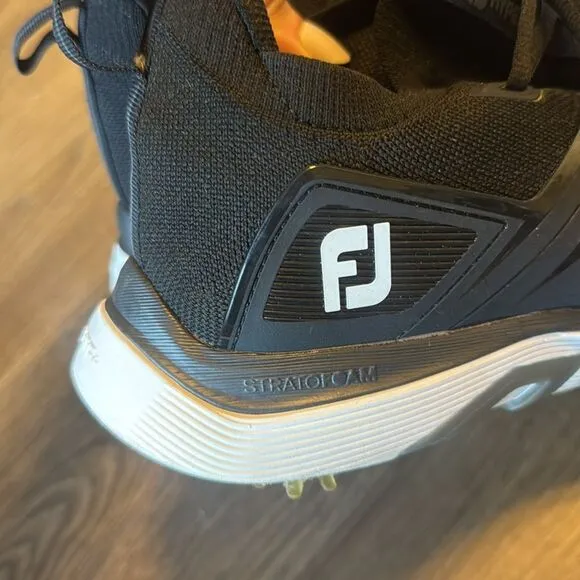 Footjoy HyperFlex men’s Golf Shoes in black size 10 medium performance wear