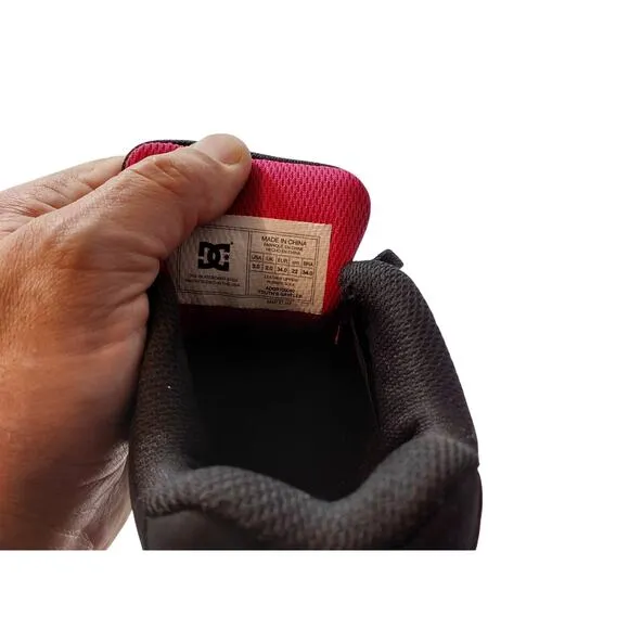 girls dc court graffik shoes with logo