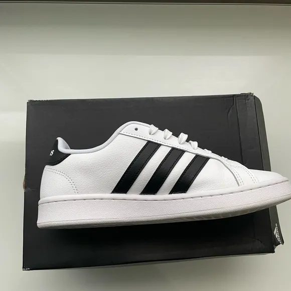 Grand court sneakers