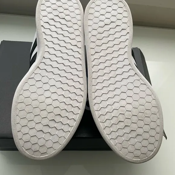 Grand court sneakers