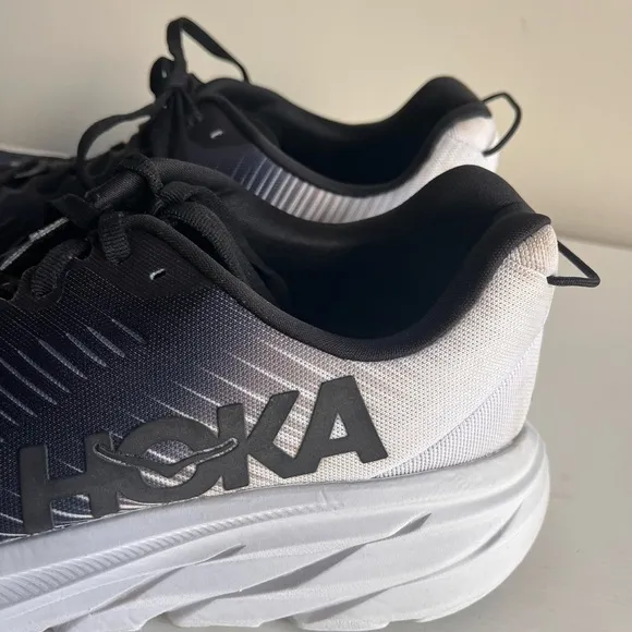 HOKA one one Rincon 3 women’s running gym sneakers size 10D wide
