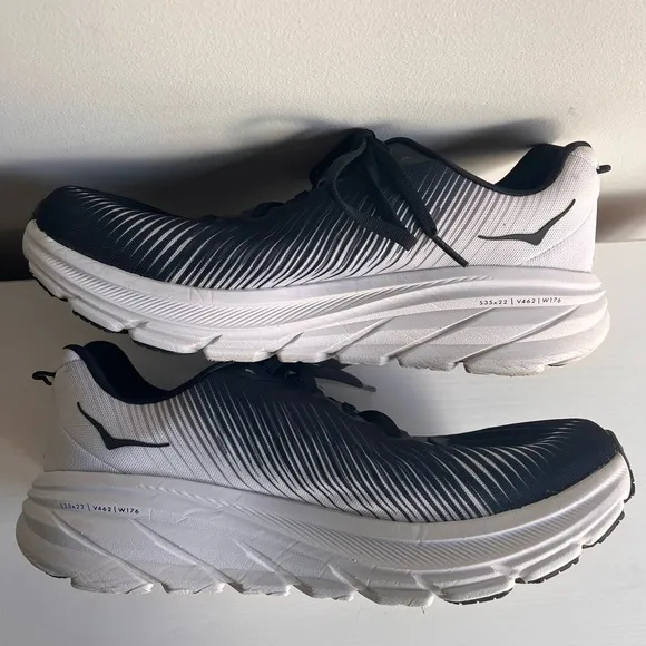 HOKA one one Rincon 3 women’s running gym sneakers size 10D wide