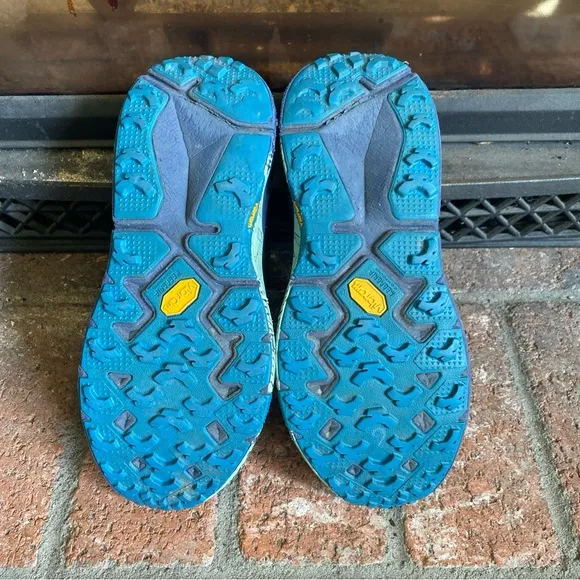 Hoka One One Speedgoat 3 Trail Running Sneakers Women Size 10 Blue Vibram