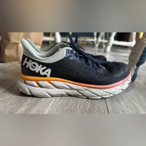 Hoka Size 6