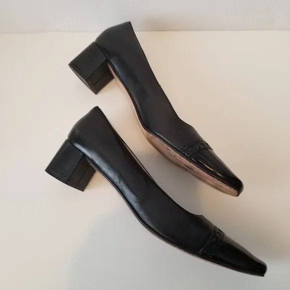 Host Pick Salvatore Ferragamo Black Court Shoes