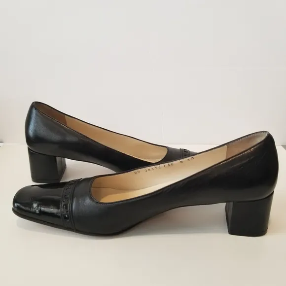 Host Pick Salvatore Ferragamo Black Court Shoes