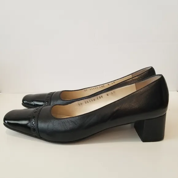 Host Pick Salvatore Ferragamo Black Court Shoes