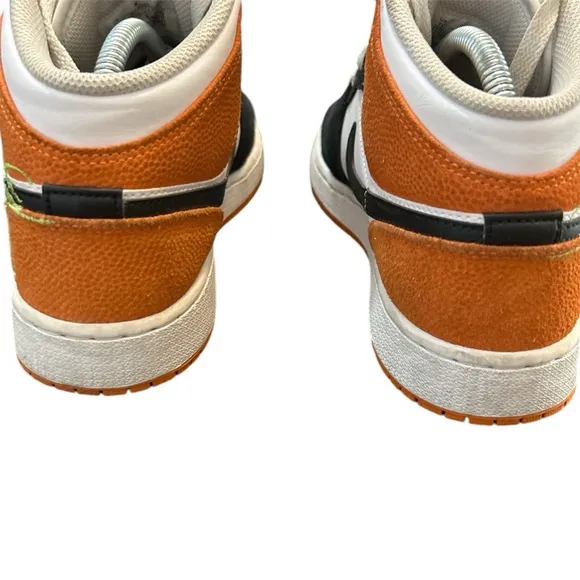 jordan‎ 1 mid se basketball blossom GS- Size: 7Y