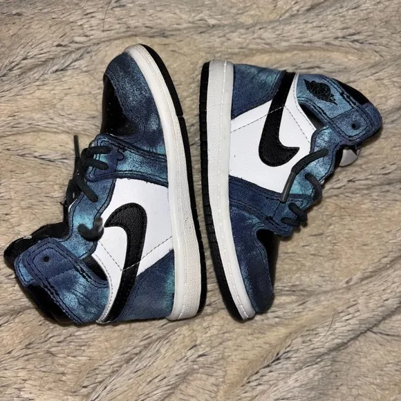 Jordan Kids Air Jordan 1 High OG &quot;Tie-Dye&quot; sneakers Toddler 6 like NEW condition
