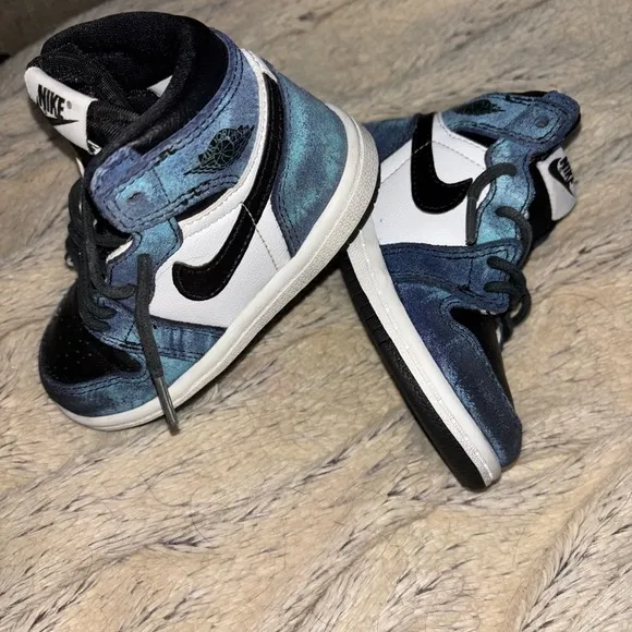 Jordan Kids Air Jordan 1 High OG &quot;Tie-Dye&quot; sneakers Toddler 6 like NEW condition