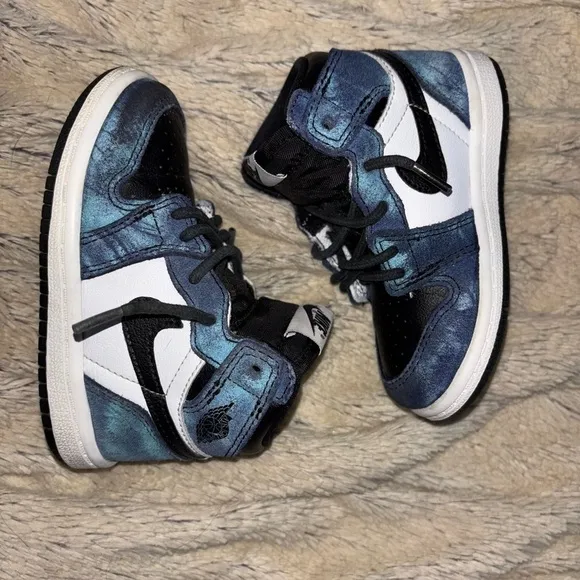 Jordan Kids Air Jordan 1 High OG &quot;Tie-Dye&quot; sneakers Toddler 6 like NEW condition