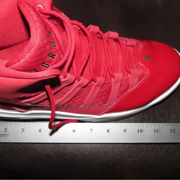 Jordan Max Aura sneaker Shoes ( basketball gym red) for men