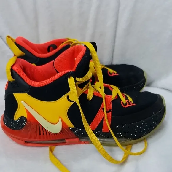 LeBron Witness 7 GS 'Black Bright Crimson Speckled' Sneaker Size  5.5Y