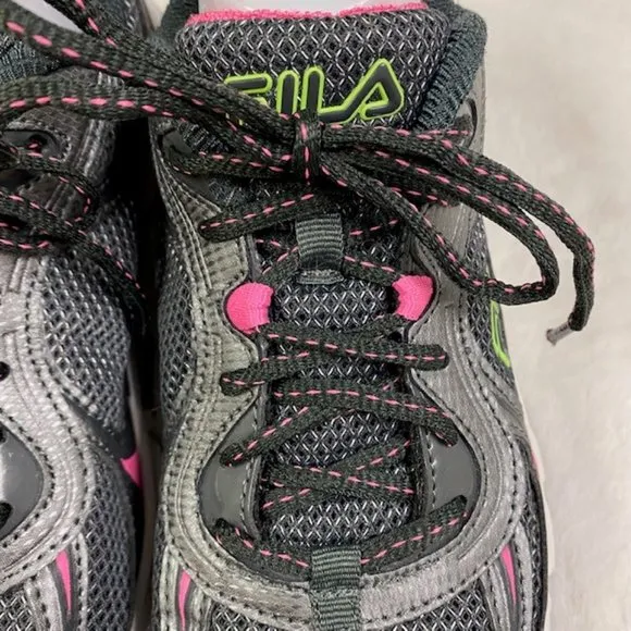 LIKE NEW Fila Women's‎ Silver &amp; Sugarplum Quadrix Running Shoe, size 10