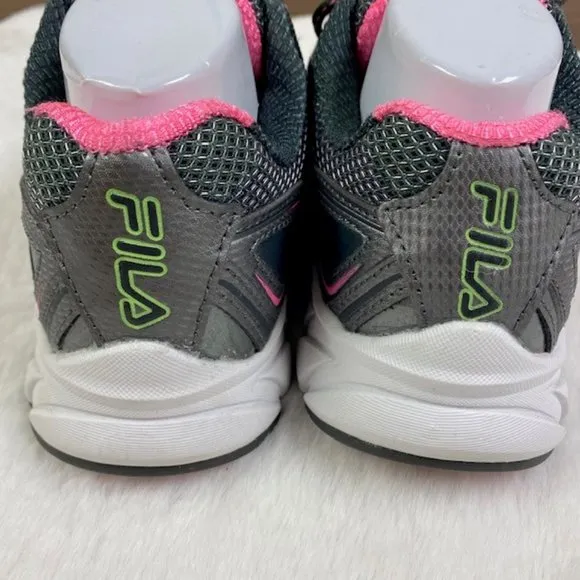 LIKE NEW Fila Women's‎ Silver &amp; Sugarplum Quadrix Running Shoe, size 10
