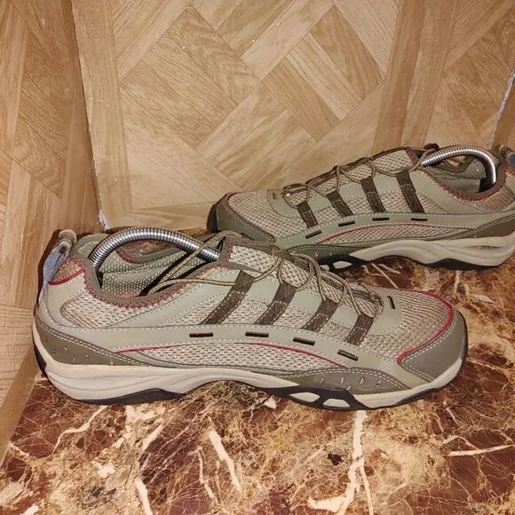 L.L Bean men's Trail model 4 260974 hiking shoe's brown size 10.5.     0057