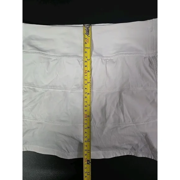 Lululemon White Pace Rival Skort Tennis Skirt Pleated Size 4 Gym Summer Fit