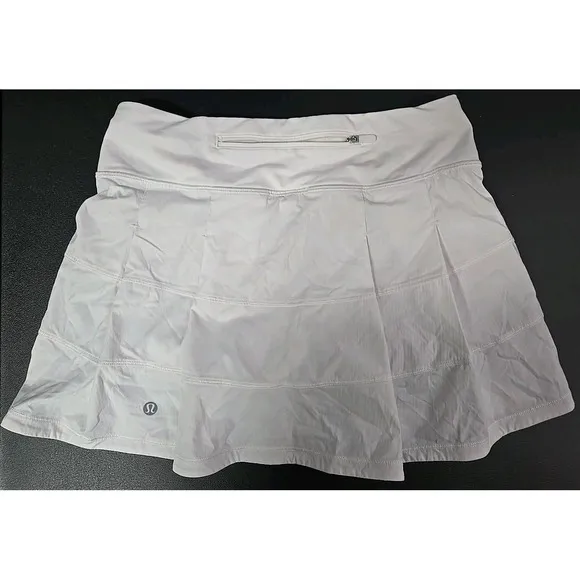 Lululemon White Pace Rival Skort Tennis Skirt Pleated Size 4 Gym Summer Fit