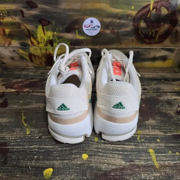 Men adidas athletic shoes size 10.5‎ new