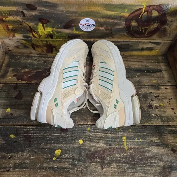 Men adidas athletic shoes size 10.5‎ new