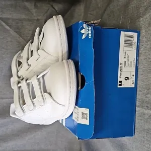 Men's Adidas Stan Smith Court Sneaker, White, Size 9 (#635)