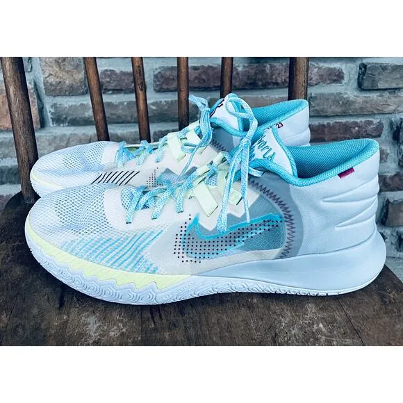 Men's Kyrie Flytrap 5 '1 World 1 People' Basketball Shoes, Size 15