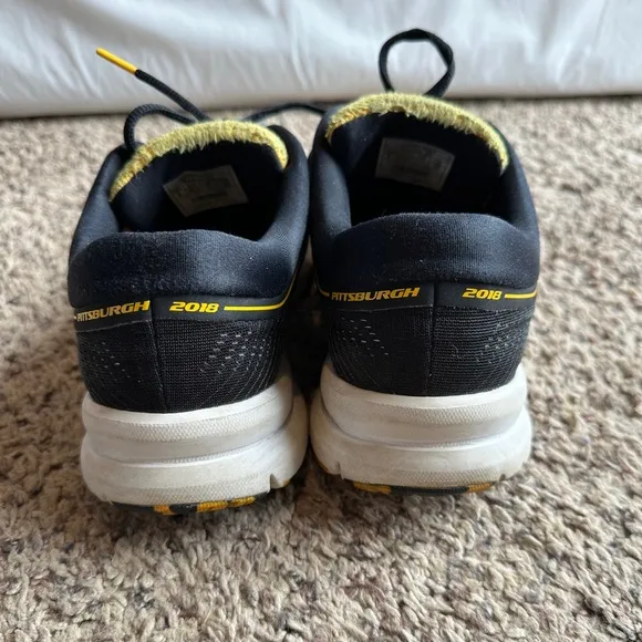 Men’s Launch 5 Brooks special 2018 Pittsburgh Marathon Edition