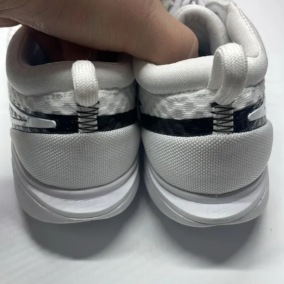 Mens Nike Court Zoom Pro White Black Tennis Shoes DH0618-100 USED Size 9.5