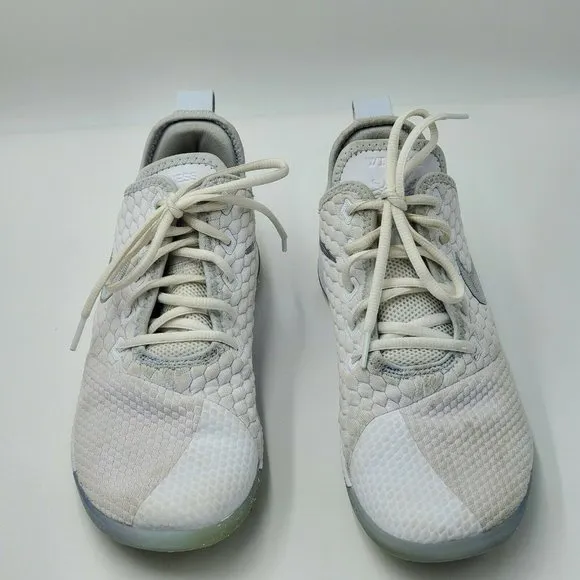 Men's Nike LeBron Witness 3 III Basketball Shoes