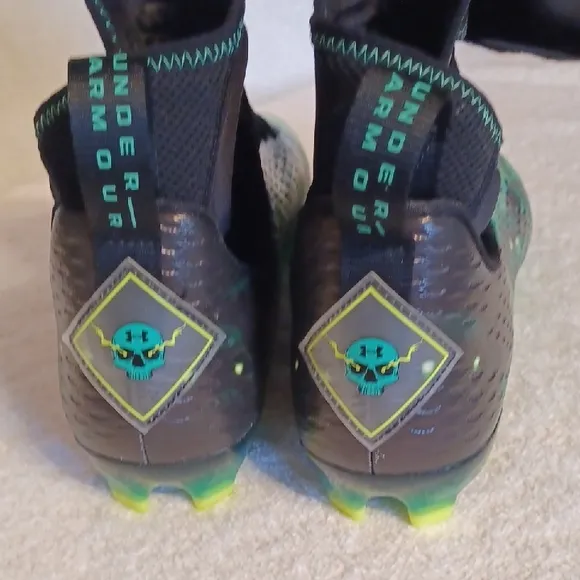 MensGreen and Black Under Armour VA Spotlight Lux Mc LE Slime Green Football