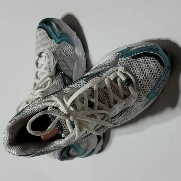 MIZUNO WAVE INSPIRE 4 CASUAL ATHLETIC ACTIVEWEAR LACE UP SNEAKERS WOMENS SIZE 8