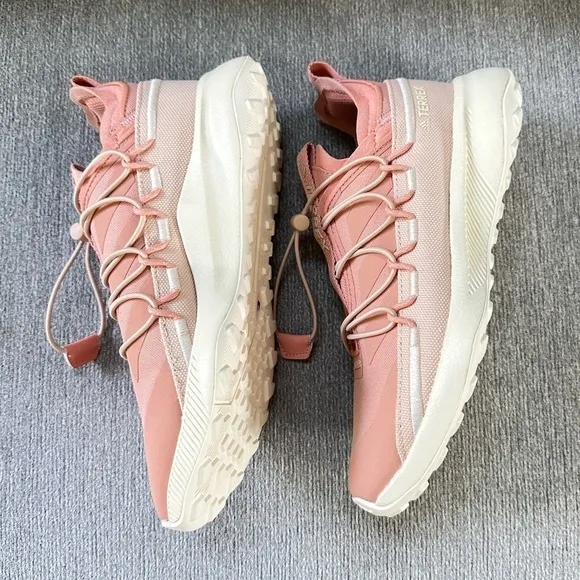 NEW adidas Terrex Voyager 21 Canvas Hiking Fz3338 Halo Blush W sz-7.5 Sneakers