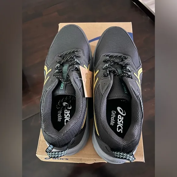 NEW ASICS Gel Venture 9 tennis shoes