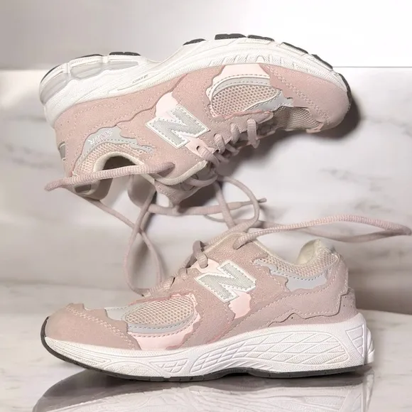 New Balance 2002R Girls’ Toddler Pink/Grey Running Shoes/Athletic Sneakers Sz:1Y