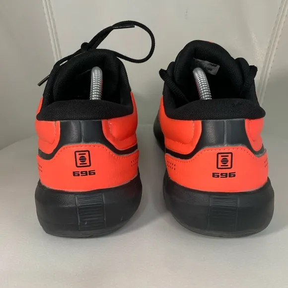 New Balance 696 V5 Court Tennis Shoes Mens size 11 Sneakers Neon Orange