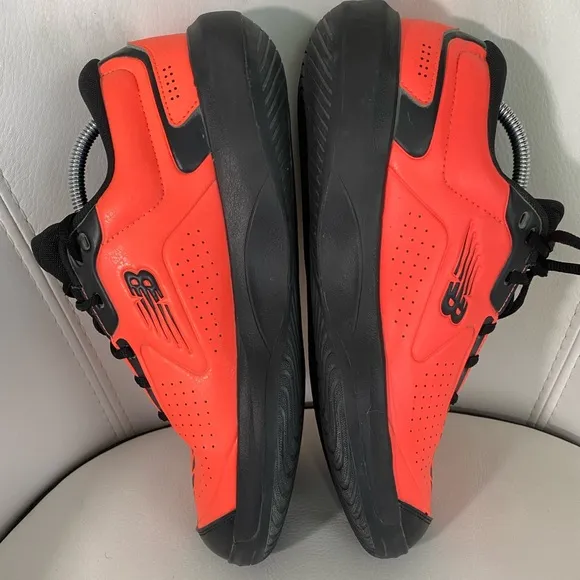 New Balance 696 V5 Court Tennis Shoes Mens size 11 Sneakers Neon Orange