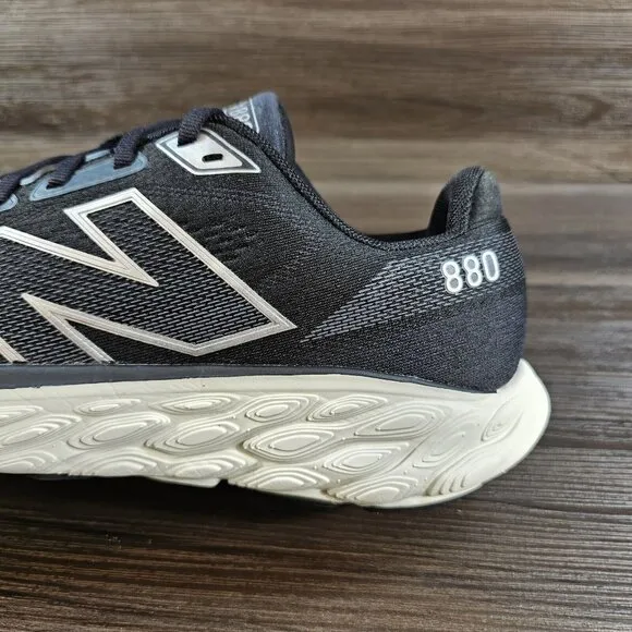 New Balance 880 V14 Black White Running Shoes - Men's Size 9