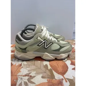 New Balance 9060 Olivine Women's Shoes Size 7.5 6Y Green