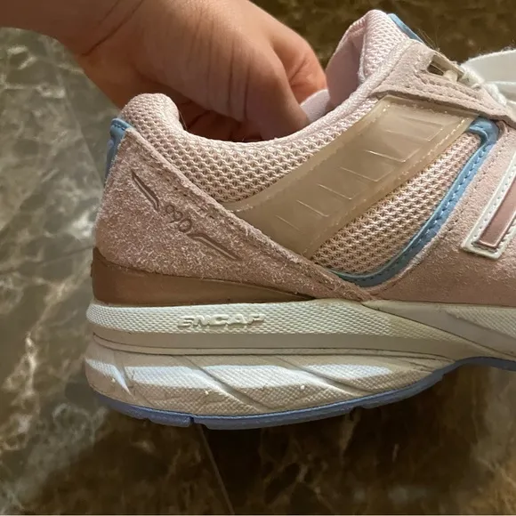 New Balance 990v5 Shoes - Cherry Blossom/Team Carolina