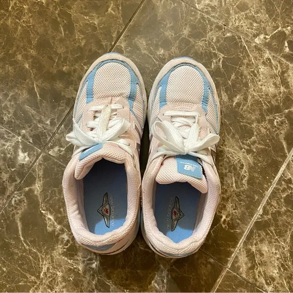 New Balance 990v5 Shoes - Cherry Blossom/Team Carolina